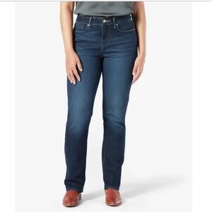 Signature by Levi Strauss Women’s Dark Blue Mid Rise Straight Jeans Size 30